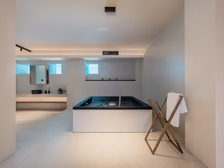  Hot Tub