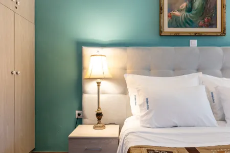  Double bedroom