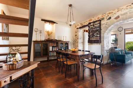  Dining room