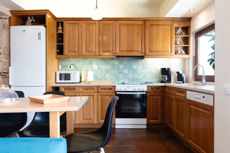  Kitchen