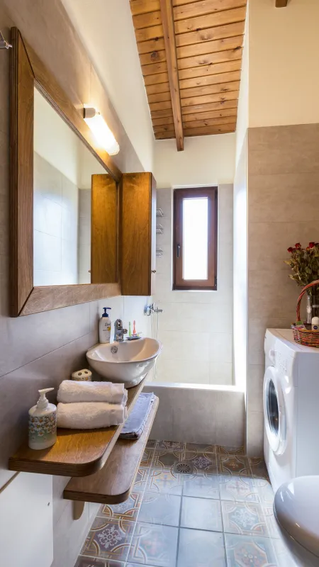  Ensuite bathroom