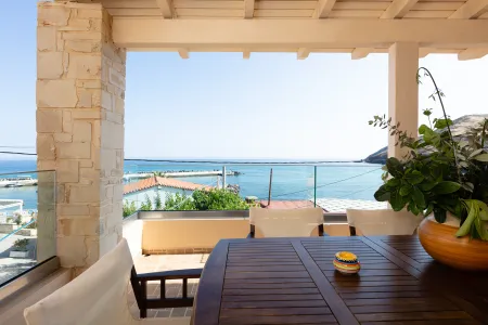  Outdoor dining 