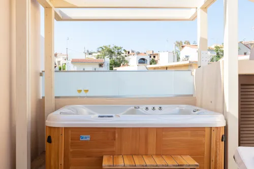  Hot Tub