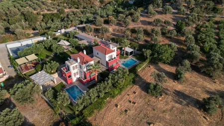  Villa Complex