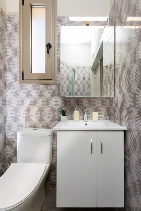  Bright Bathroom