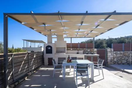  bbq and dining area