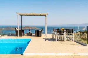 Villa Thalassia with Sea View, Private Pool & BBQ, just minutes from Elounda Beach
