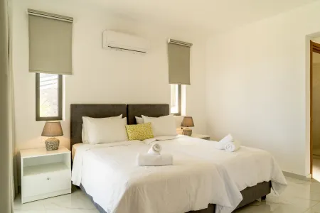  Lightful Twin Room