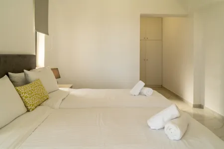  Twin room