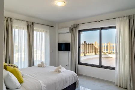 Double Bedroom