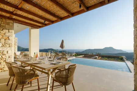  Dining area with seaview