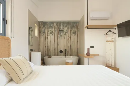 double bedroom with ensuite