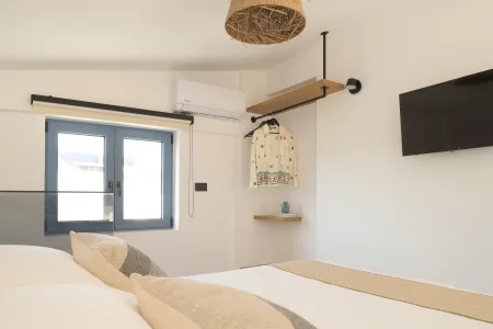 double bedroom with wardrobe