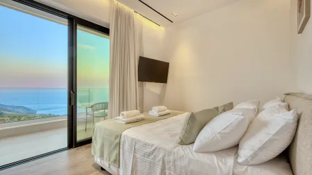    Main Villa Double Bedroom with Seaview