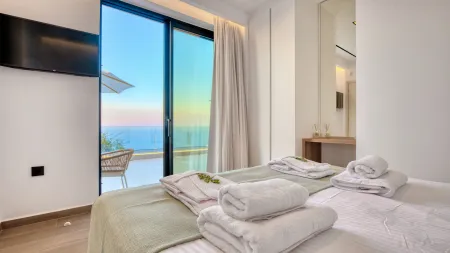   Studio 2 Double Bedroom with Seaview